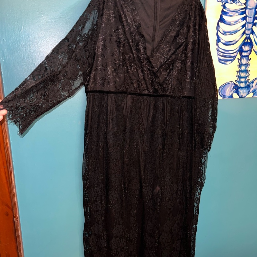 Elegant Black Lace Maxi Dress